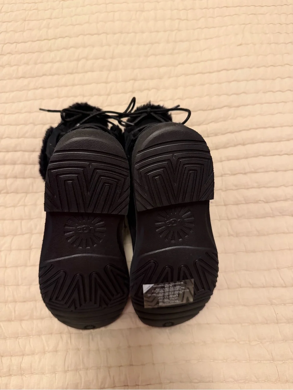 UGG Naiyah Black Suede Shearling Lace-Up Boots Size 5 – New